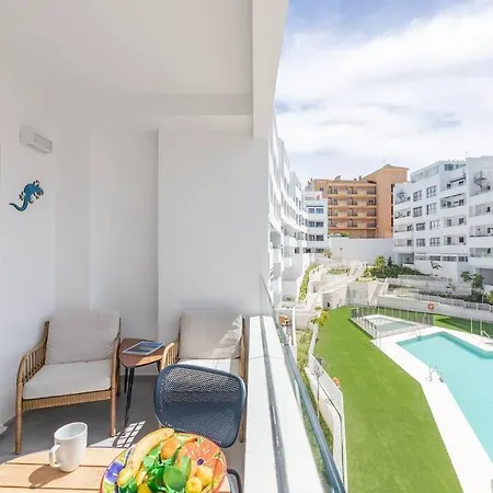 Apartment New Chic Walk To Rdr387 Estepona